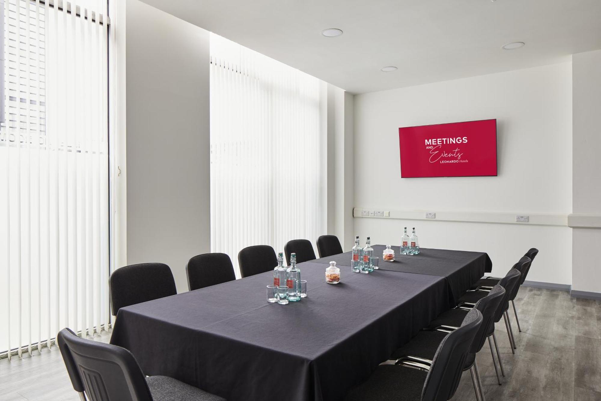Leonardo Hotel Edinburgh Haymarket Екстериор снимка