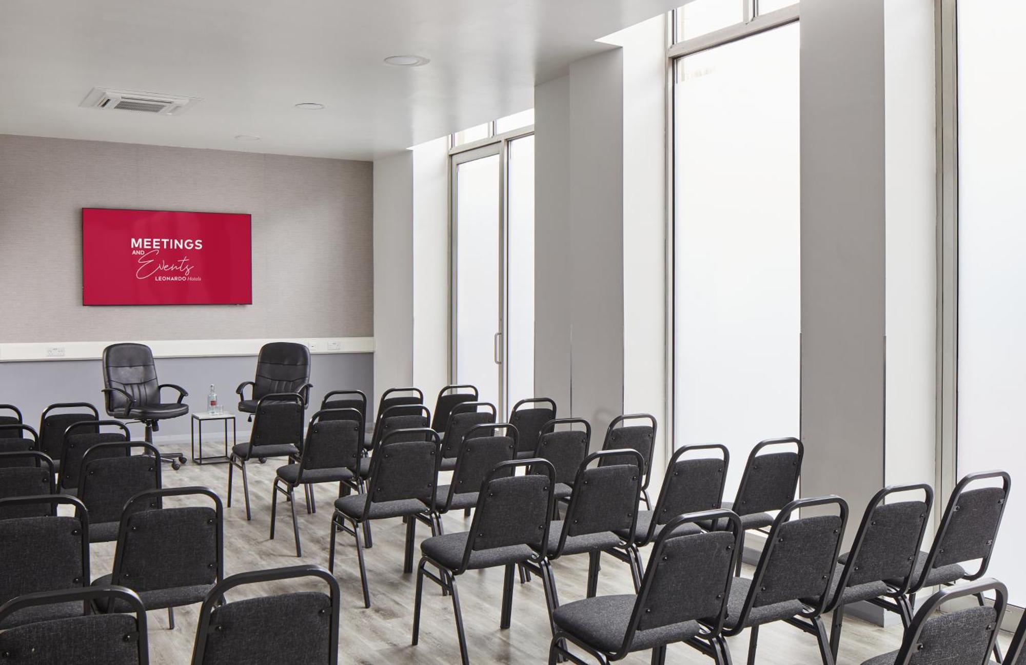 Leonardo Hotel Edinburgh Haymarket Екстериор снимка
