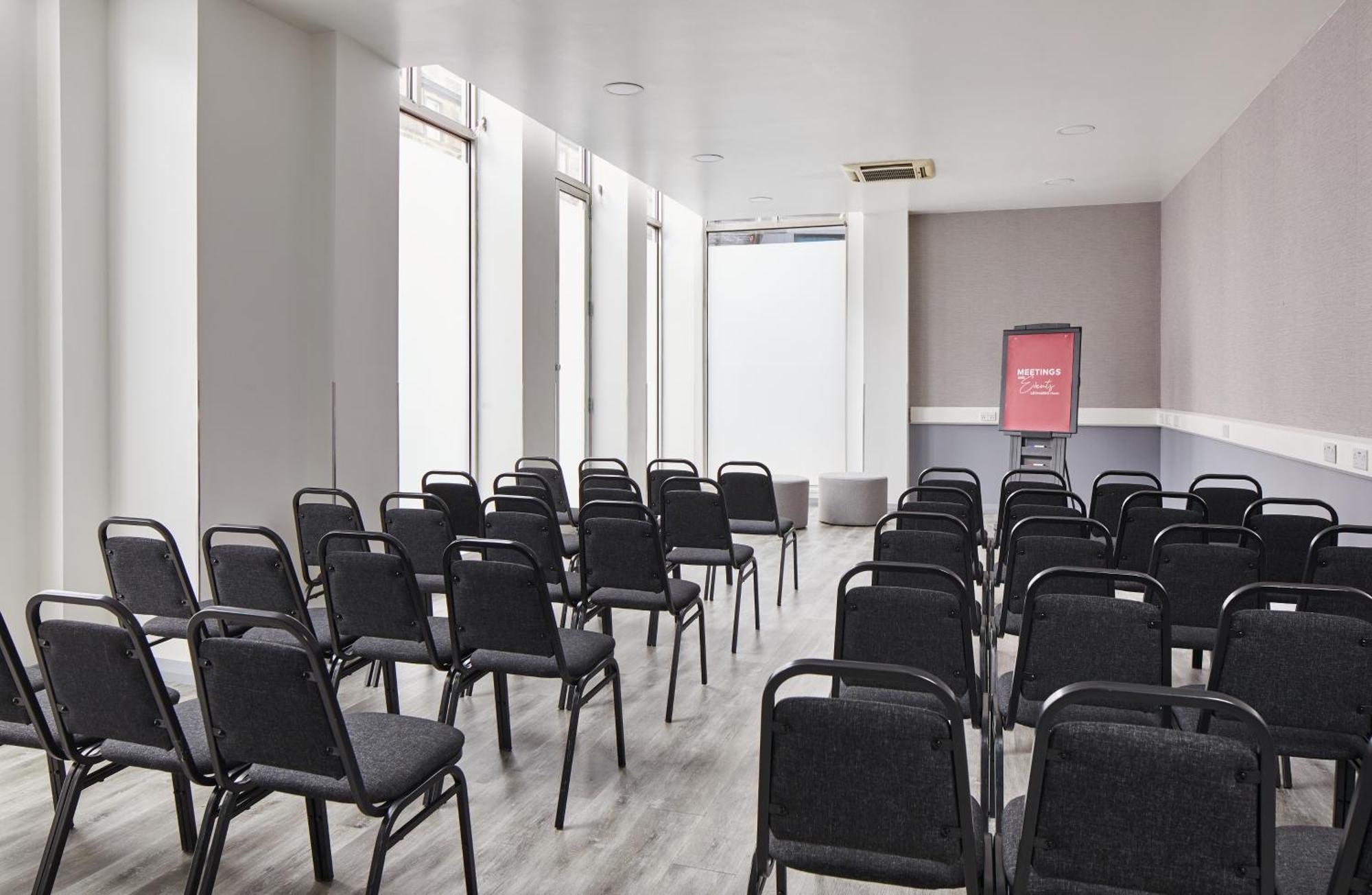 Leonardo Hotel Edinburgh Haymarket Екстериор снимка